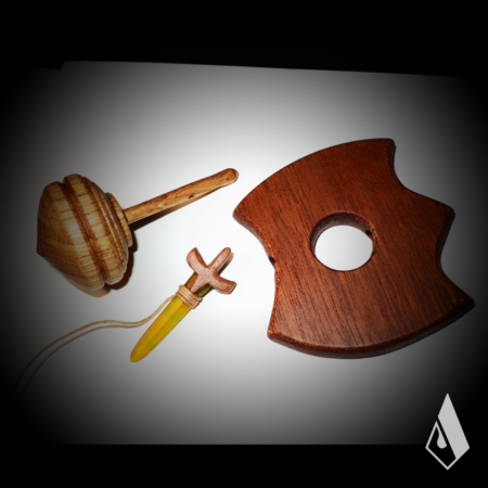 Toupie Lanceur Chevalier en Merisier – Image 2